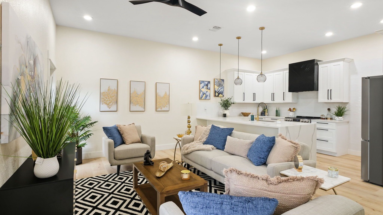 Photo of Livingroom in Near East Side