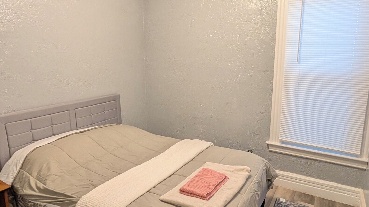 Photo of Bedroom in Utica
