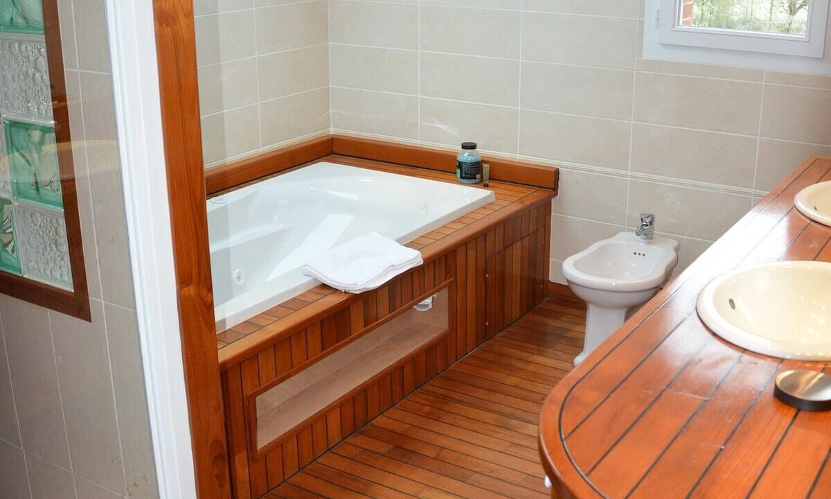 Photo of Bathroom in Varennes-Changy