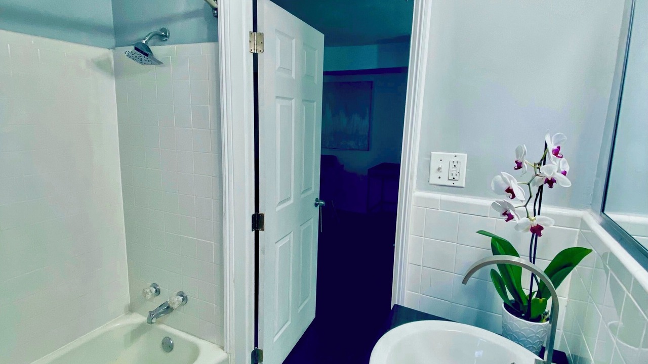 Photo of Bathroom in Deanwood