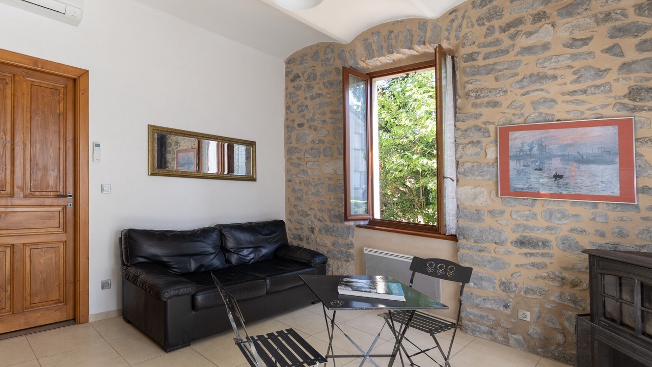 Photo of Livingroom in Saint-Paul-le-Jeune