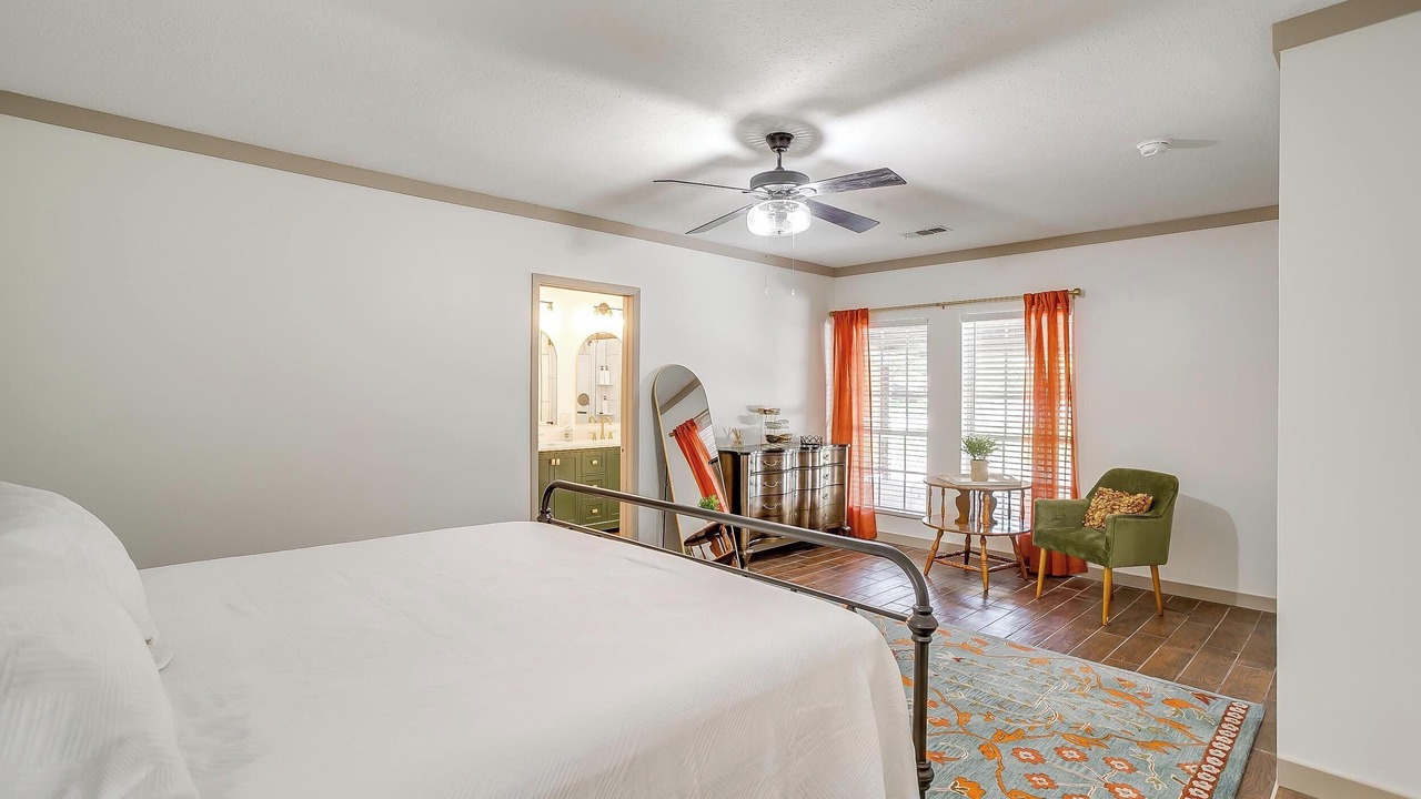 Photo of Bedroom in Burleson
