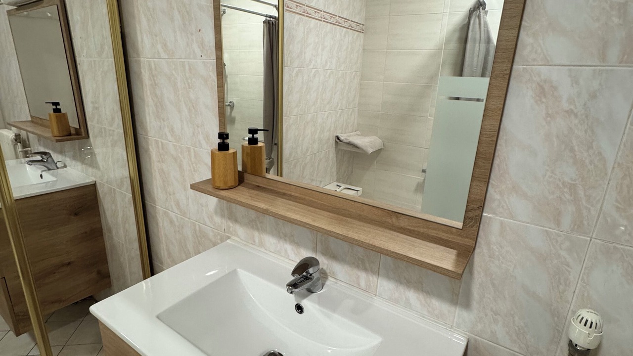 Photo of Bathroom in Saint-Herblain