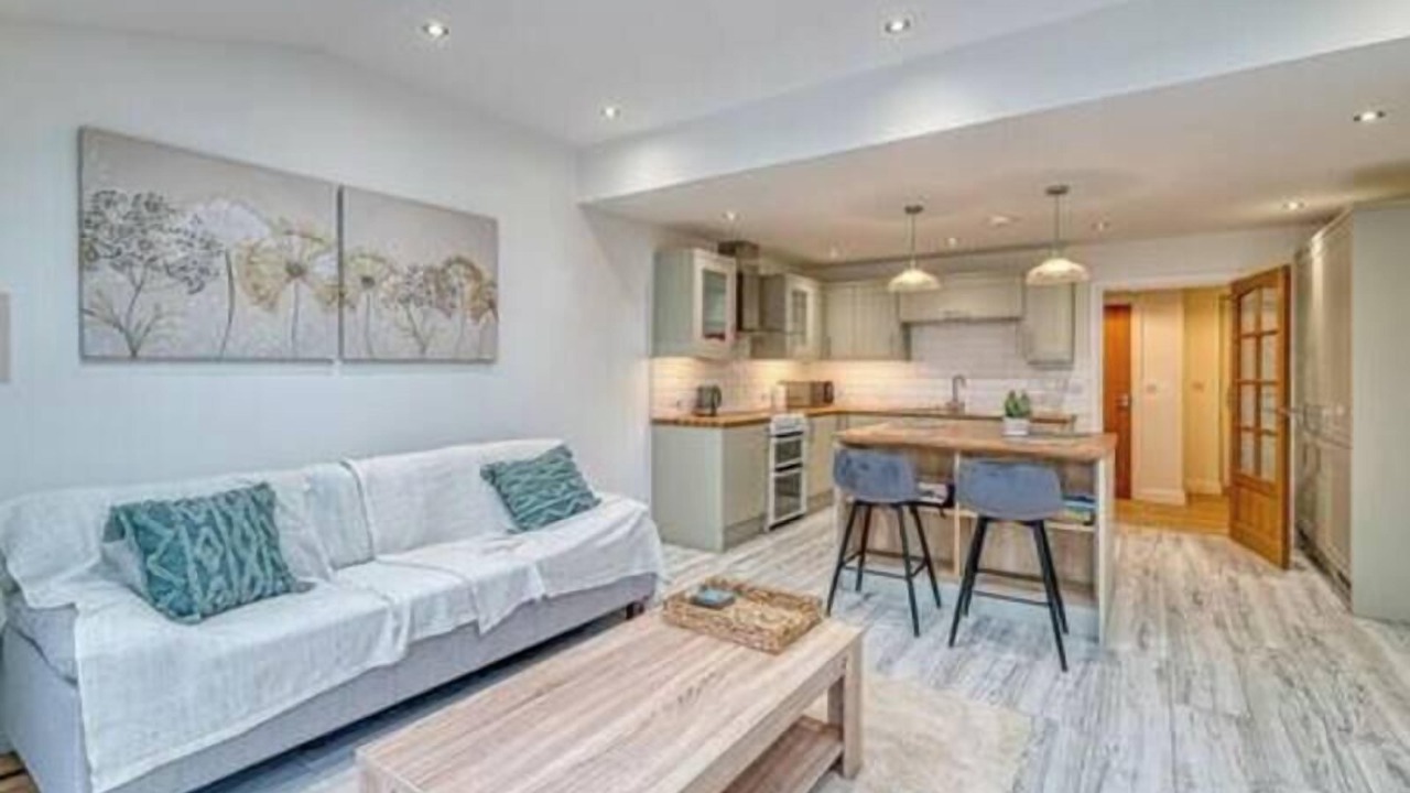 Photo of Livingroom in Guilden Sutton