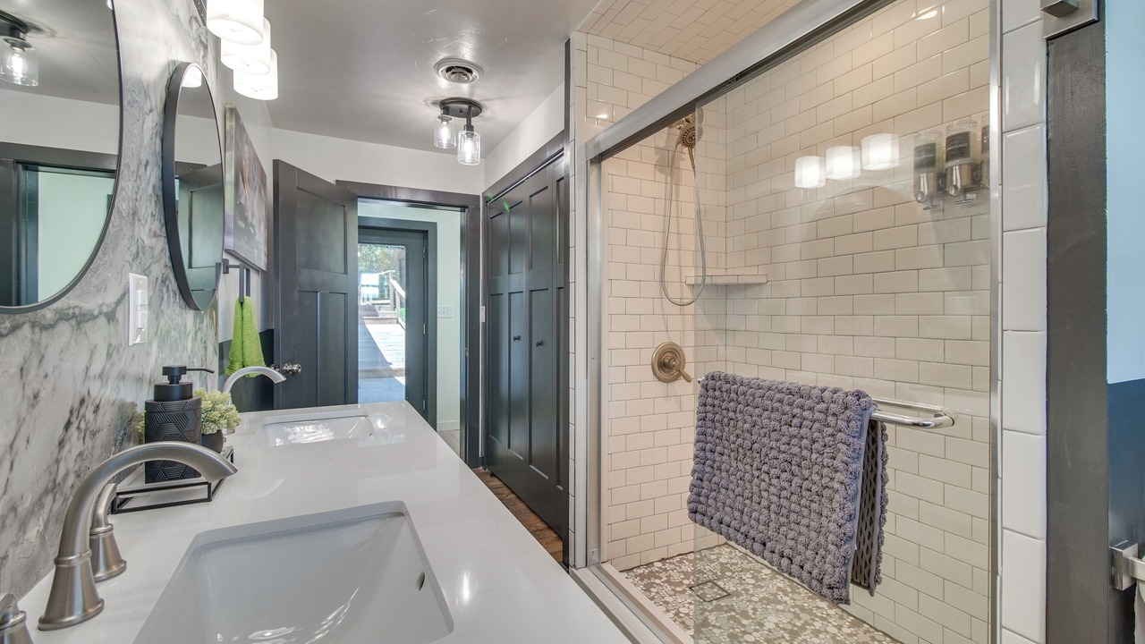 Photo of Bathroom in Grove
