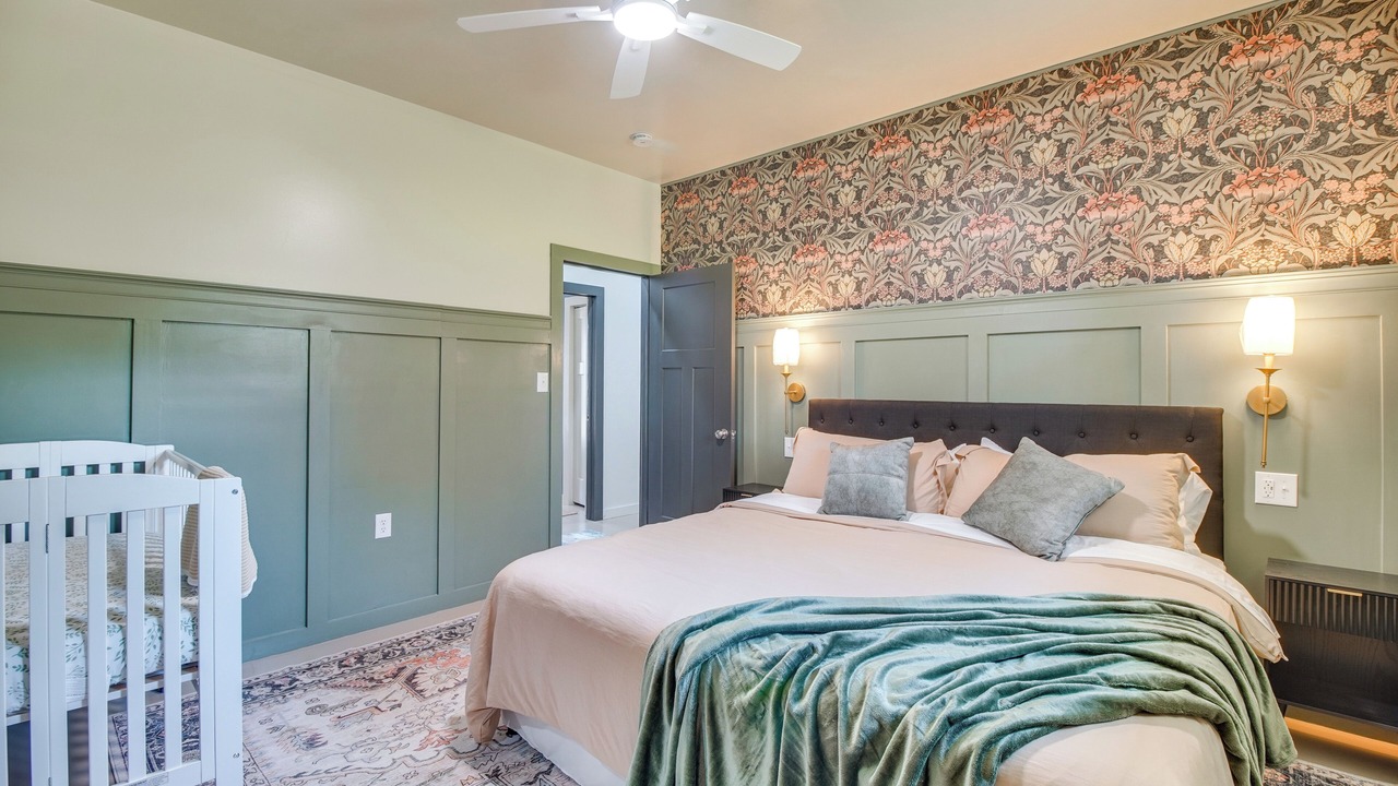 Photo of Bedroom in Grove