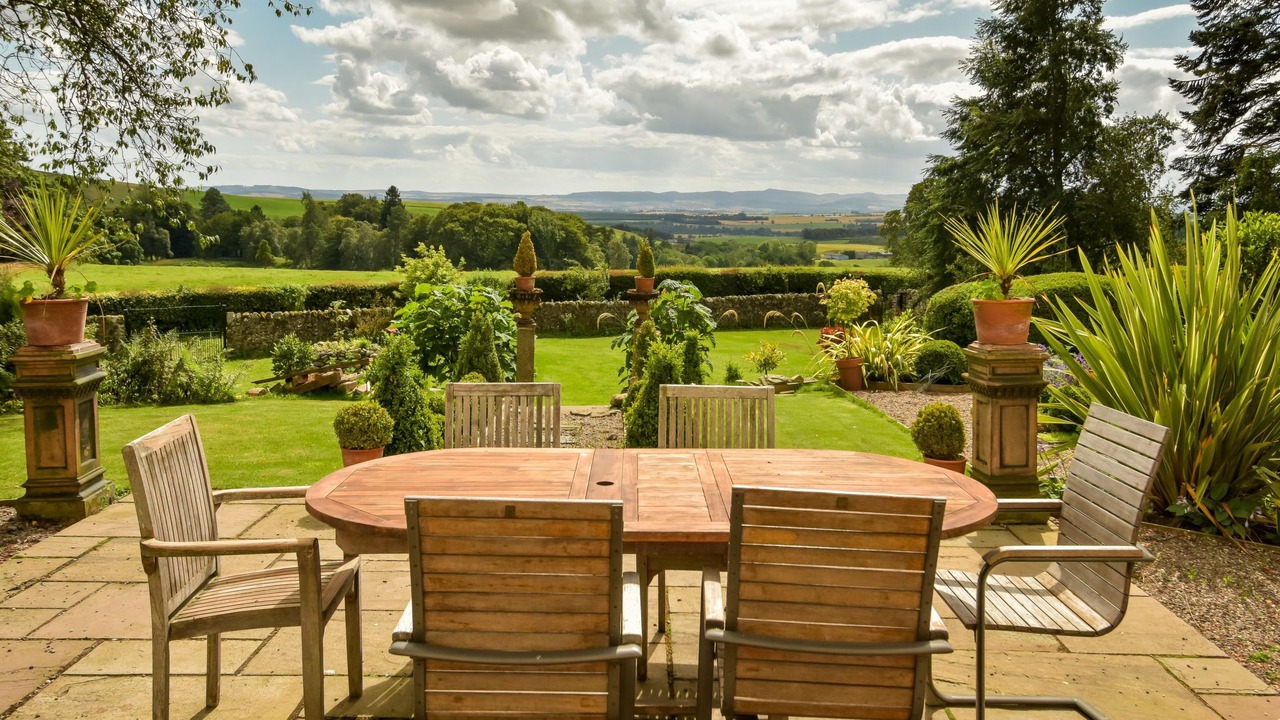 Photo of Others in Kirriemuir