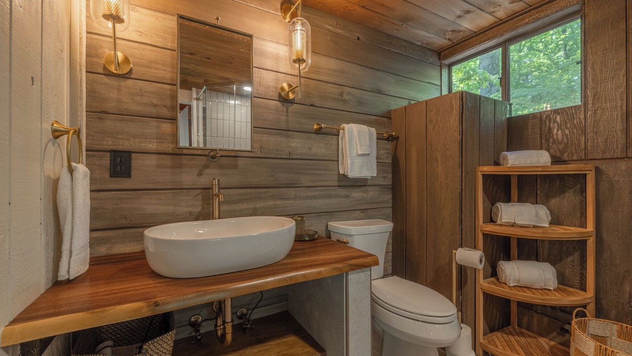 Photo of Bathroom in Innsbrook