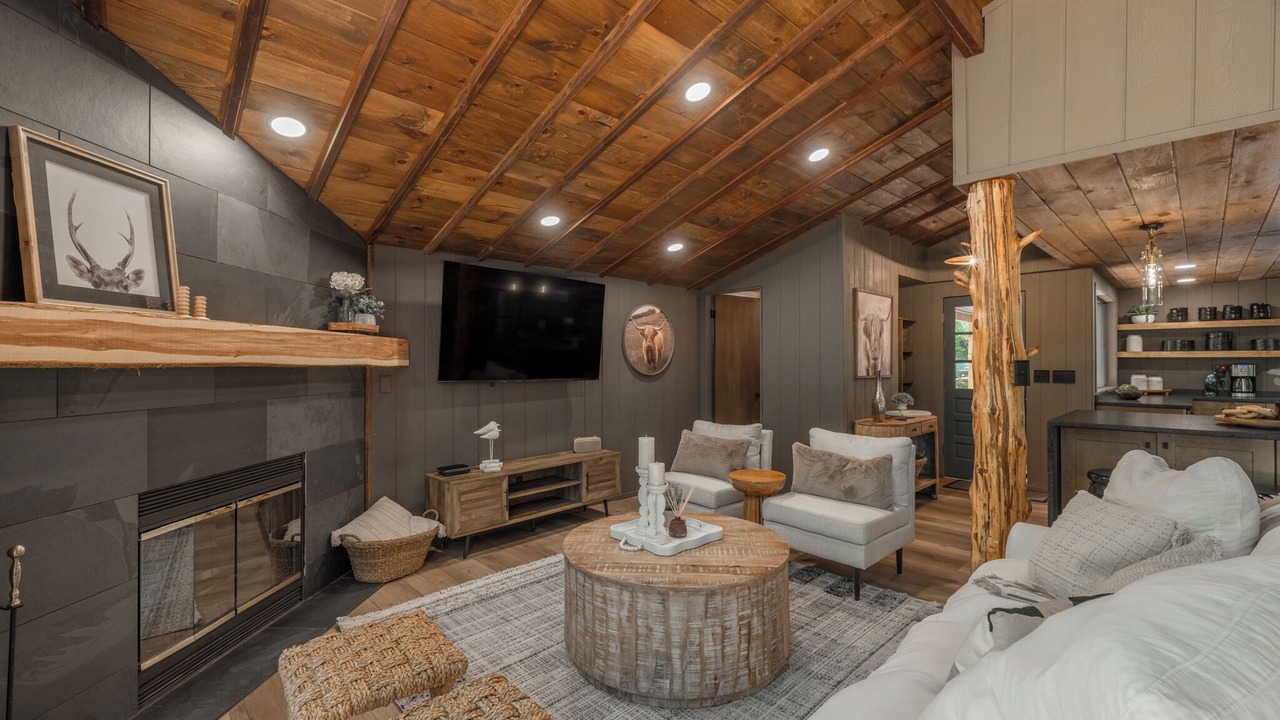 Photo of Livingroom in Innsbrook