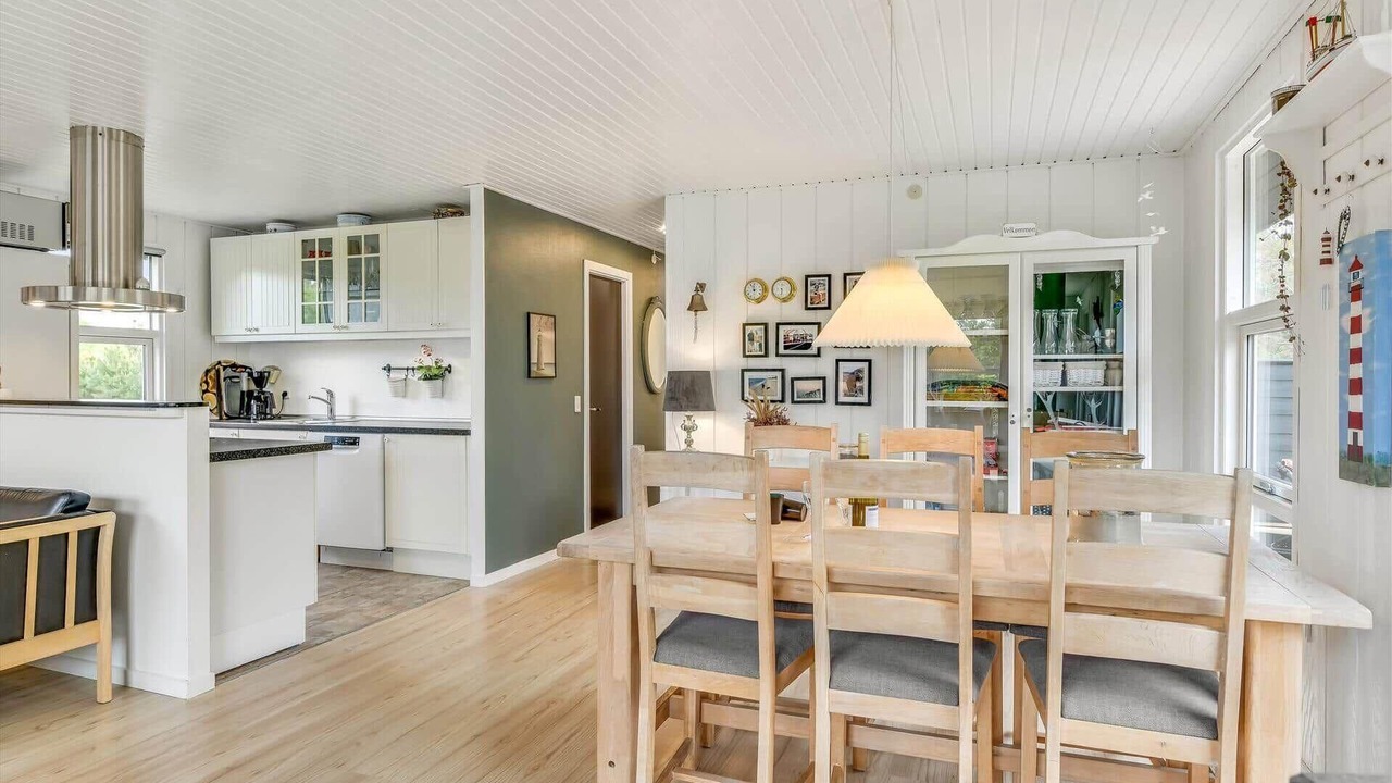 Photo of Others in Henne