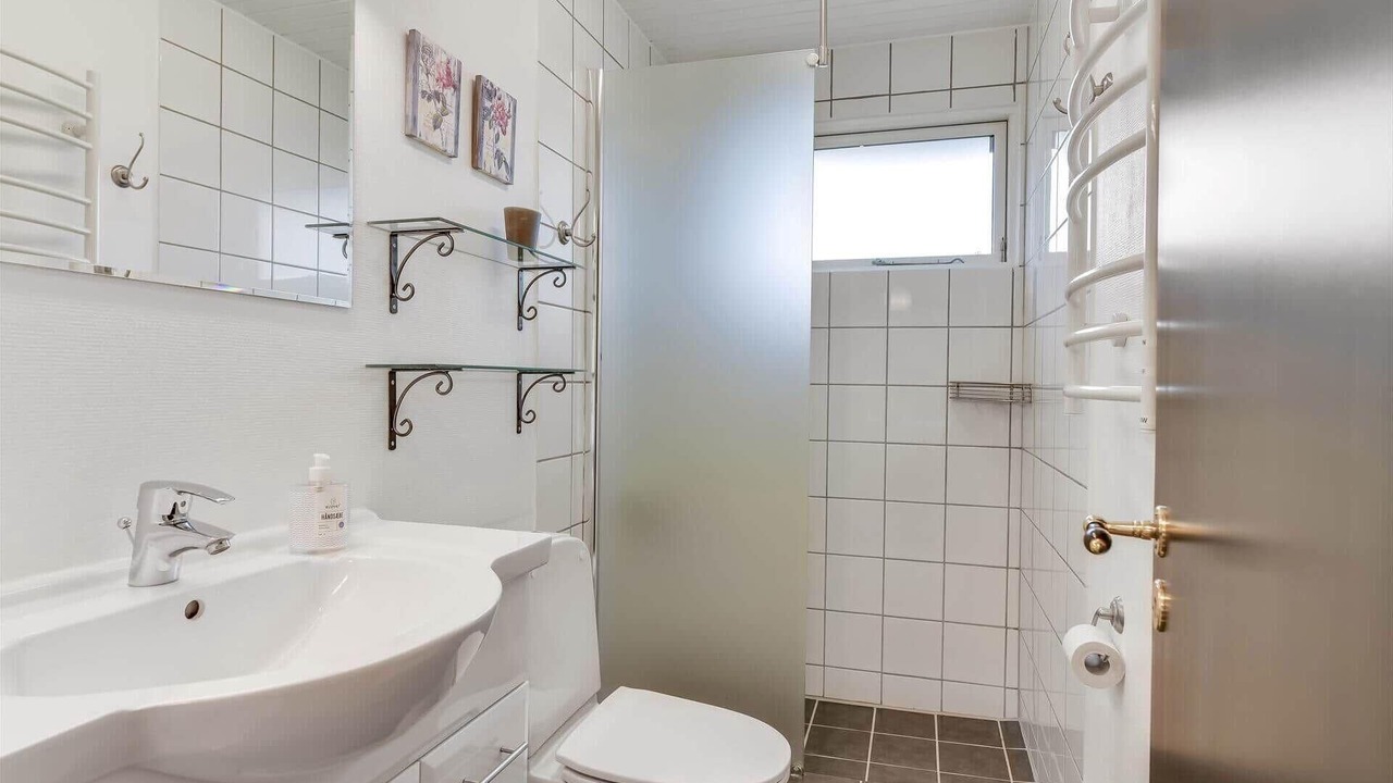 Photo of Bathroom in Henne