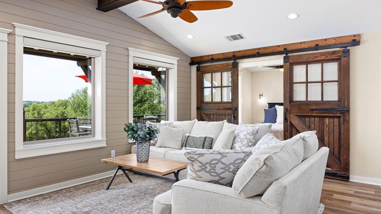Photo of Livingroom in Glen Rose