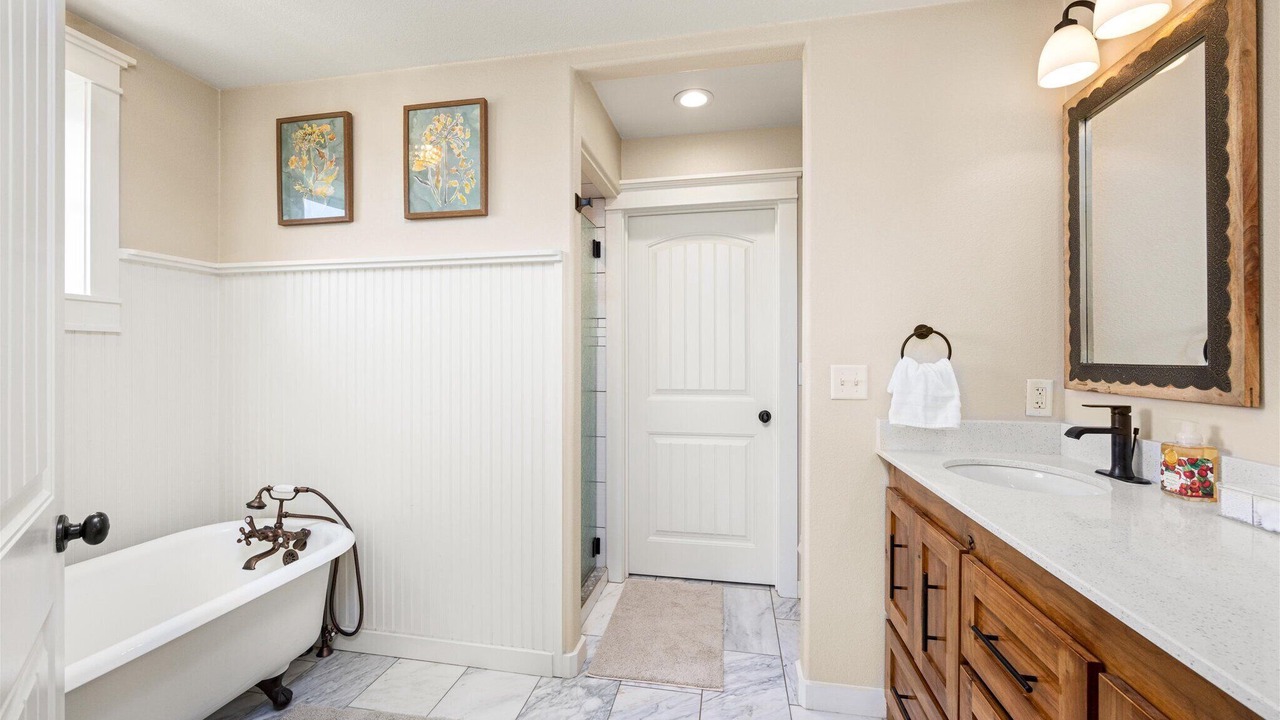 Photo of Bathroom in Glen Rose