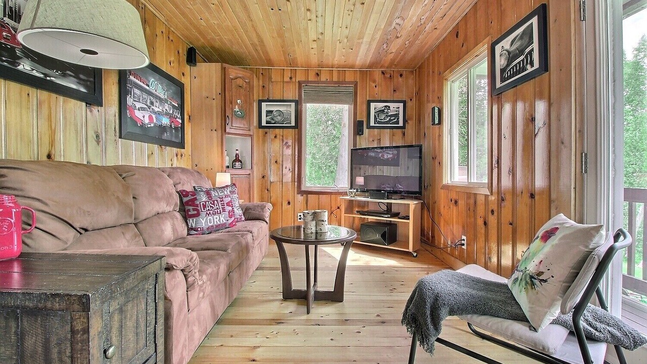 Photo of Livingroom in Sainte-Therese-de-la-Gatineau