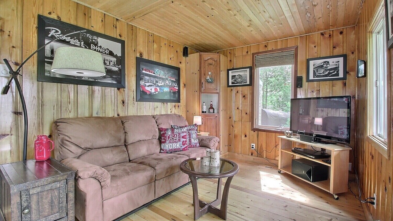 Photo of Livingroom in Sainte-Therese-de-la-Gatineau