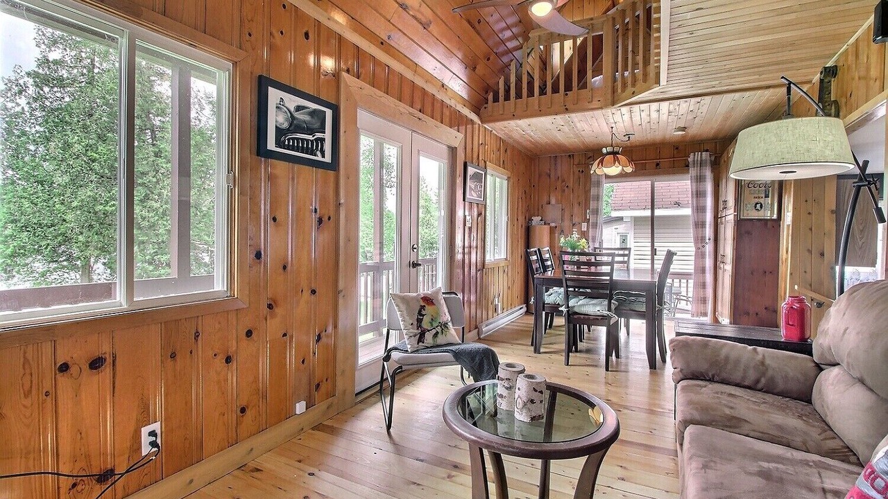 Photo of Livingroom in Sainte-Therese-de-la-Gatineau
