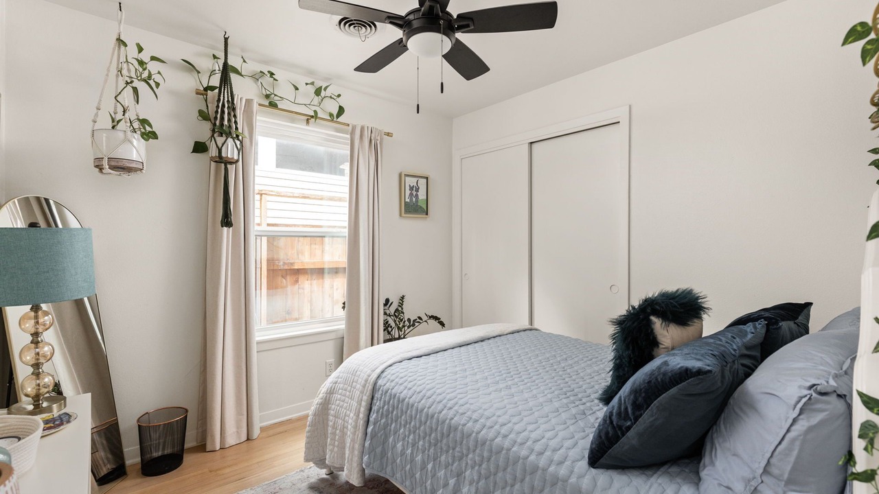 Photo of Bedroom in Rosedale