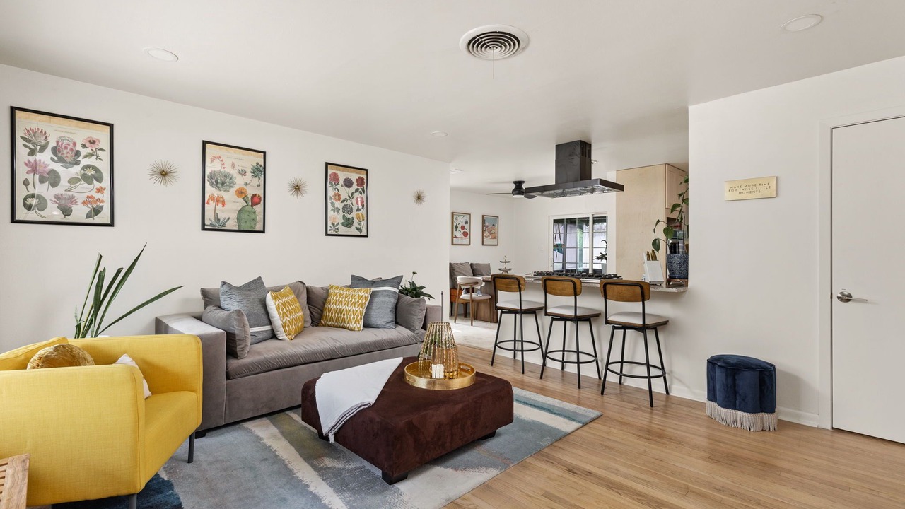 Photo of Livingroom in Rosedale