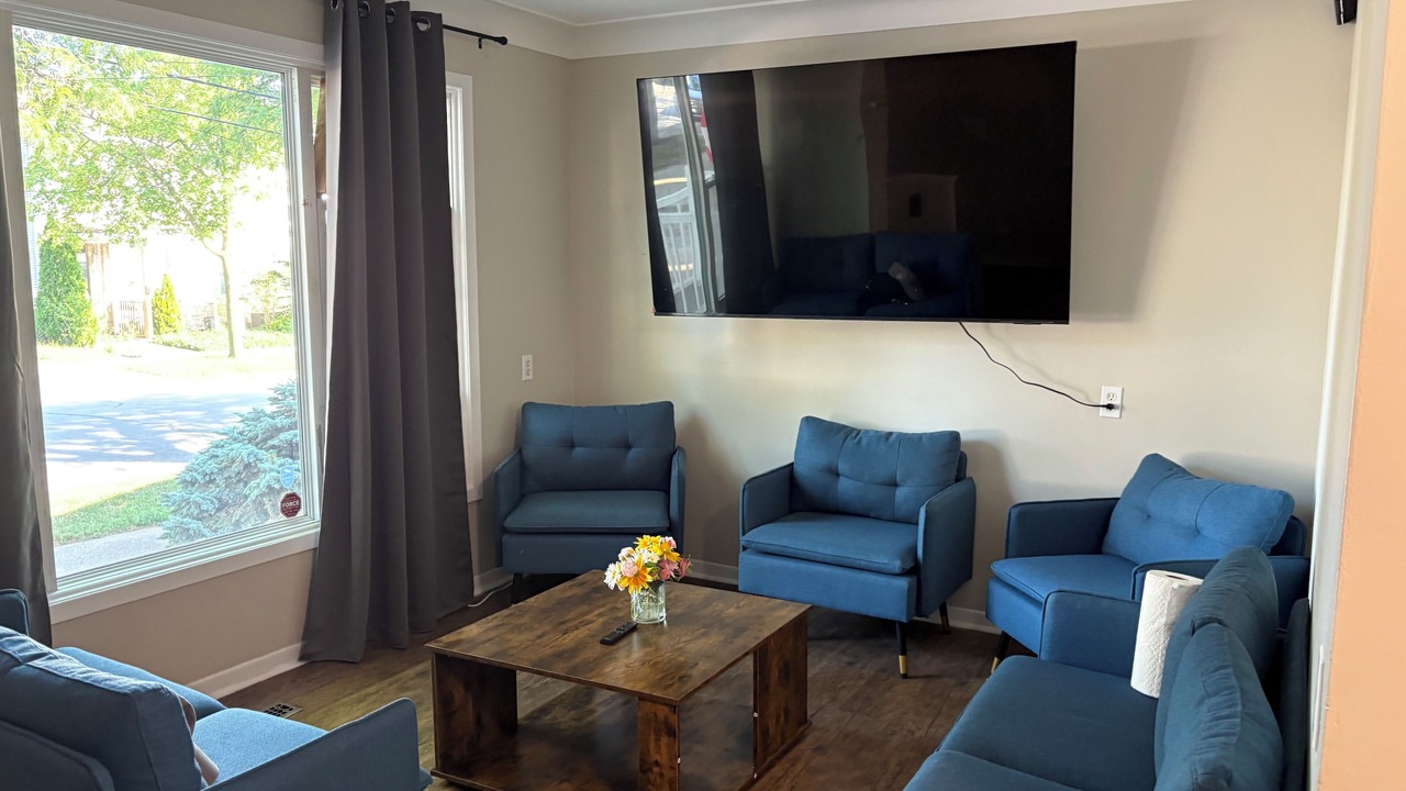 Photo of Livingroom in Downtown