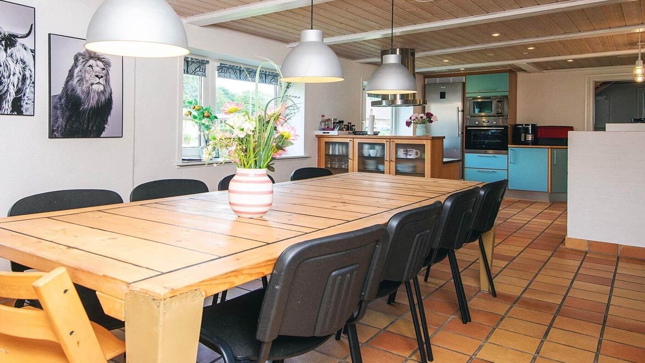 Photo of Others in Henne