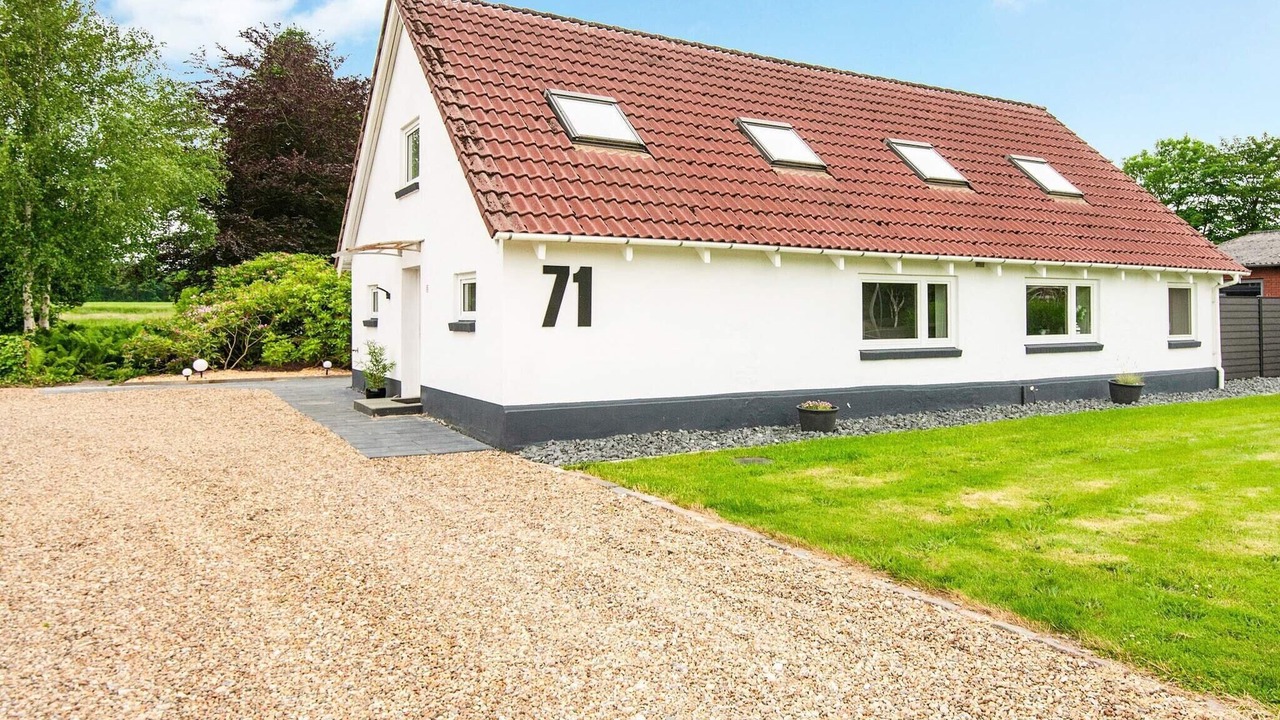 Photo of Outdoor in Henne