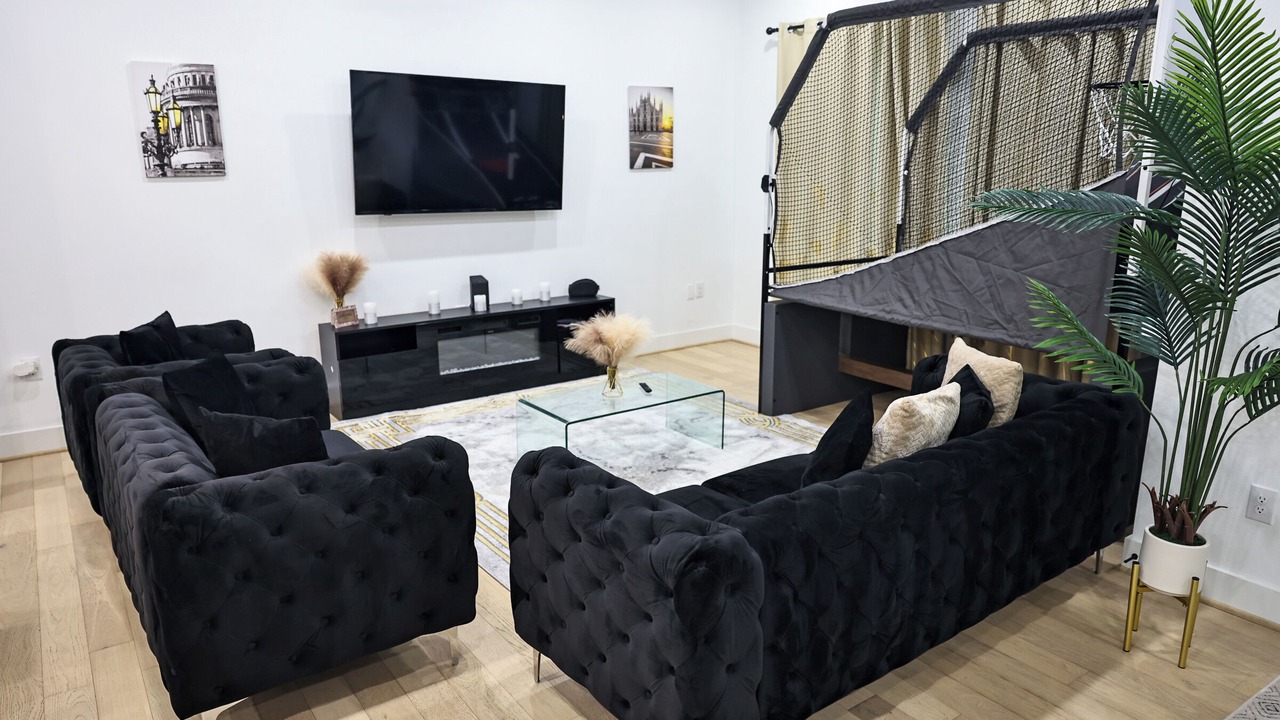 Photo of Livingroom in South Central Houston