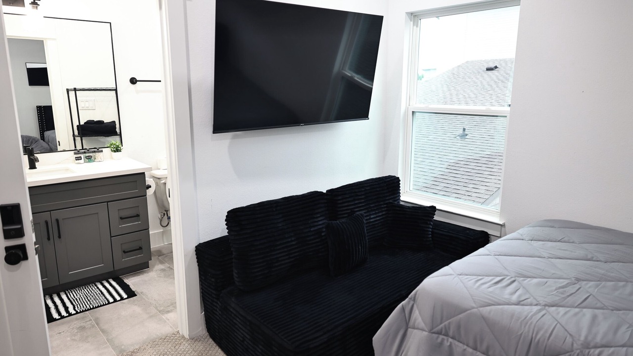 Photo of Bedroom in South Central Houston