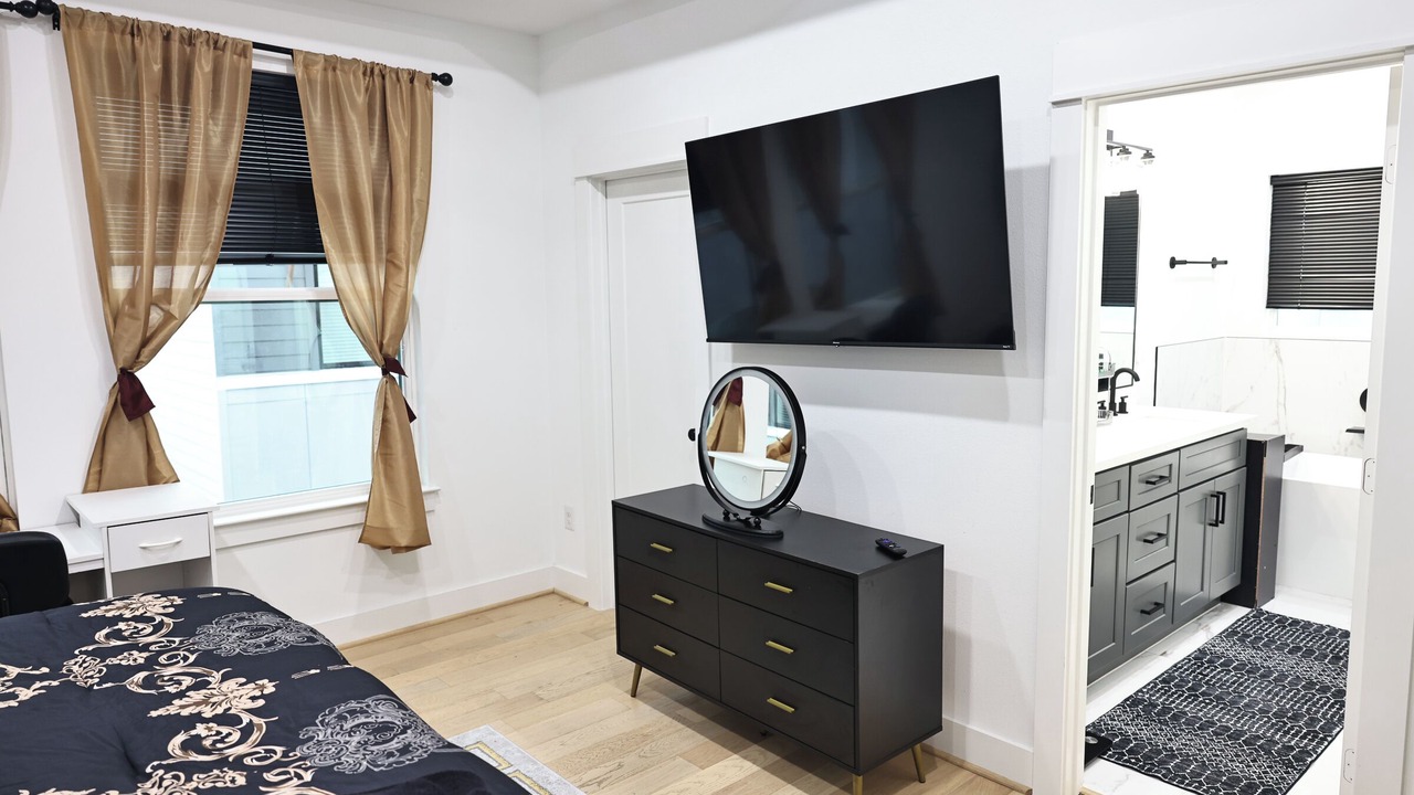 Photo of Bedroom in South Central Houston