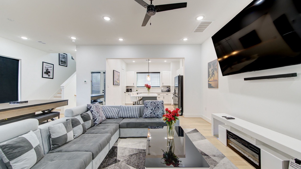 Photo of Livingroom in South Central Houston
