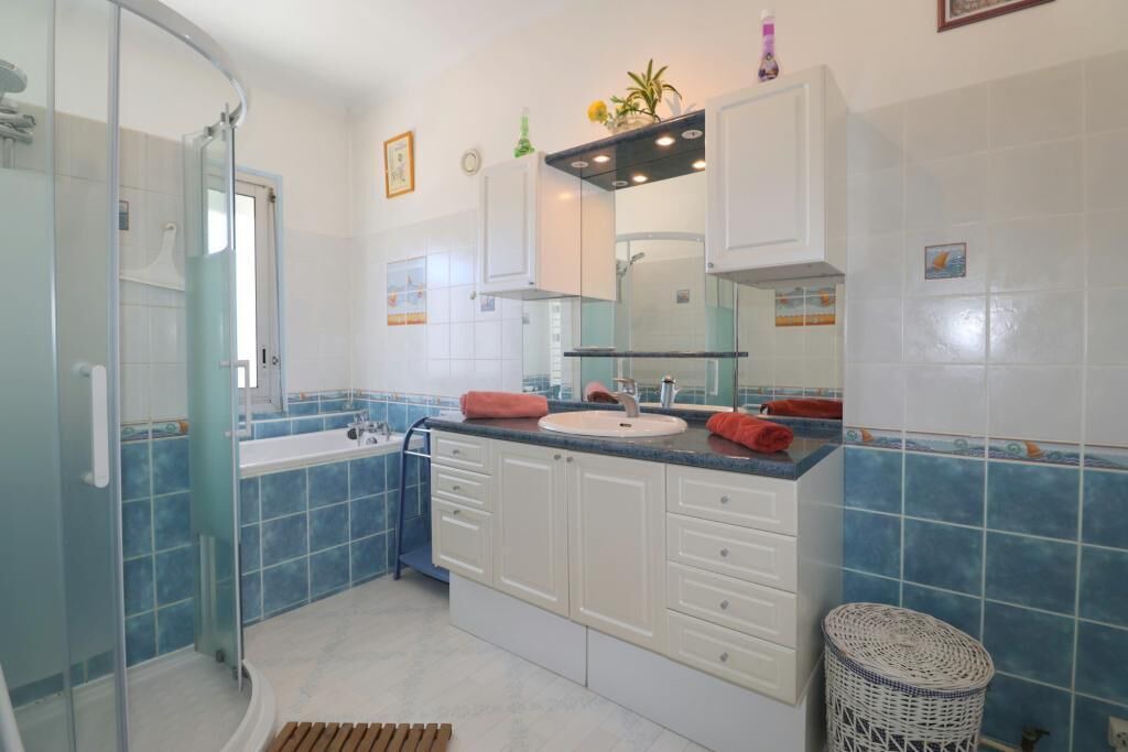 Photo of Bathroom in Pornichet