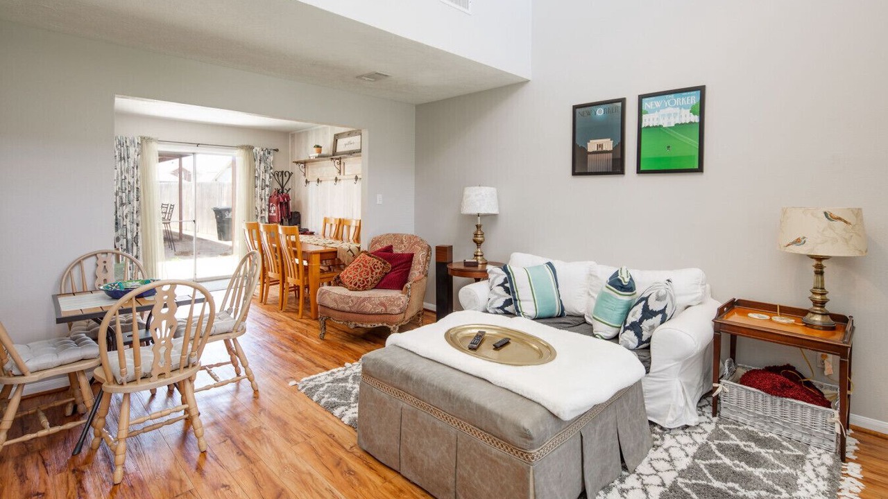 Photo of Livingroom in Steeplechase