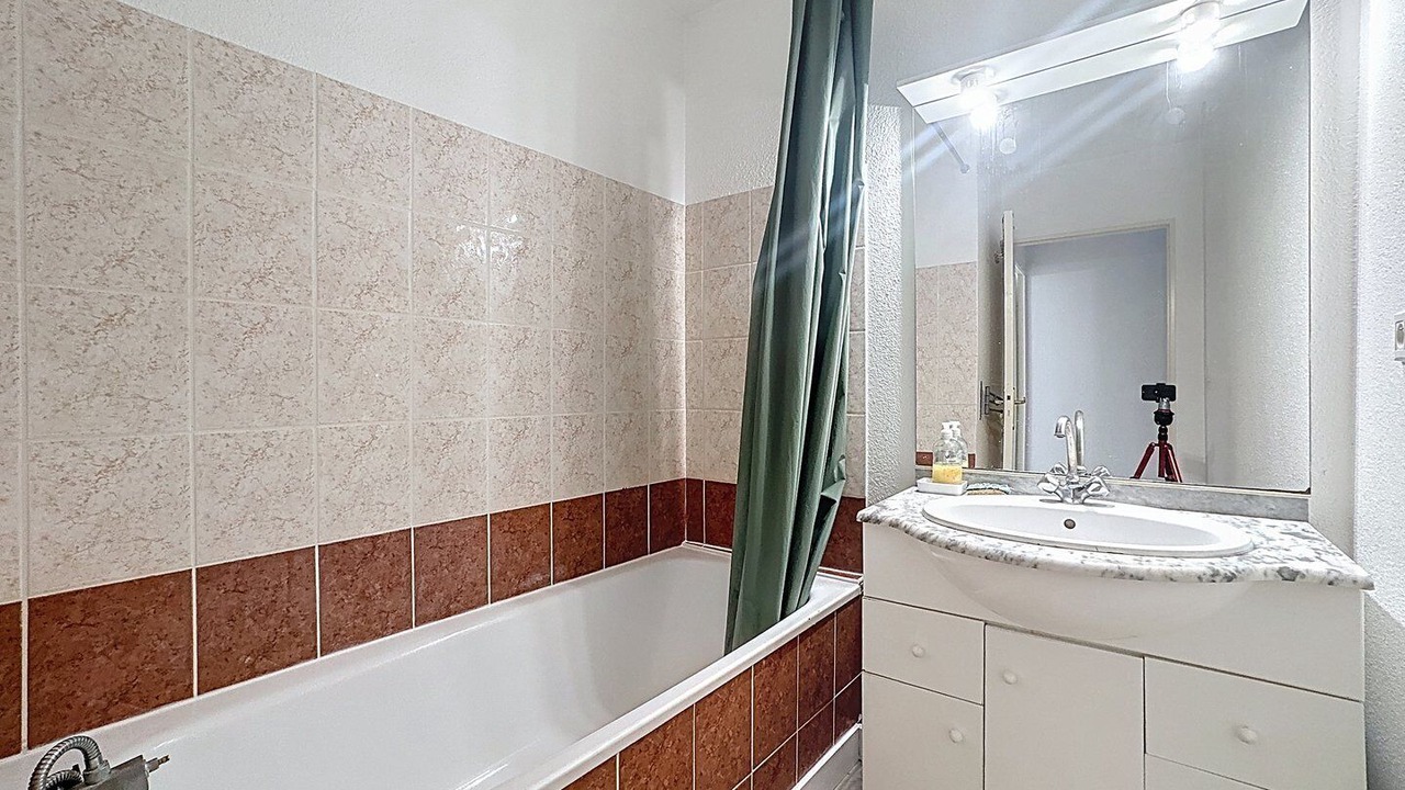 Photo of Bathroom in Celleneuve