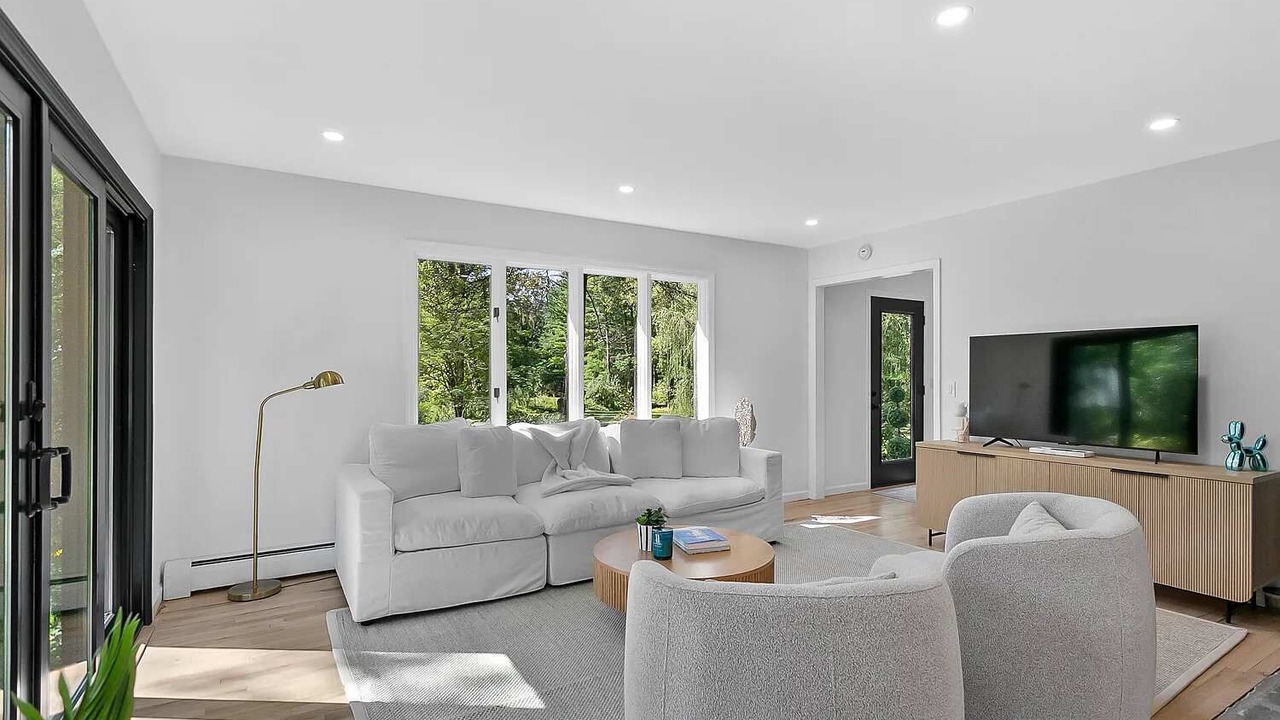 Photo of Livingroom in Redding Ridge