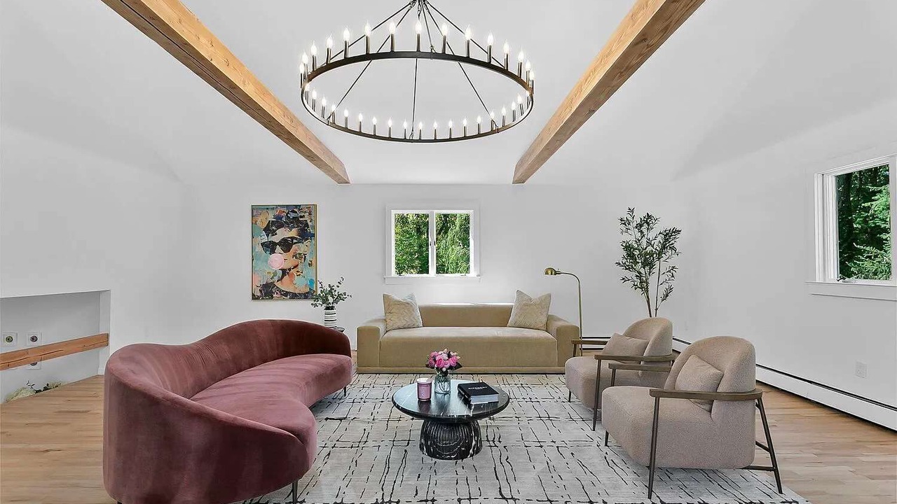 Photo of Livingroom in Redding Ridge