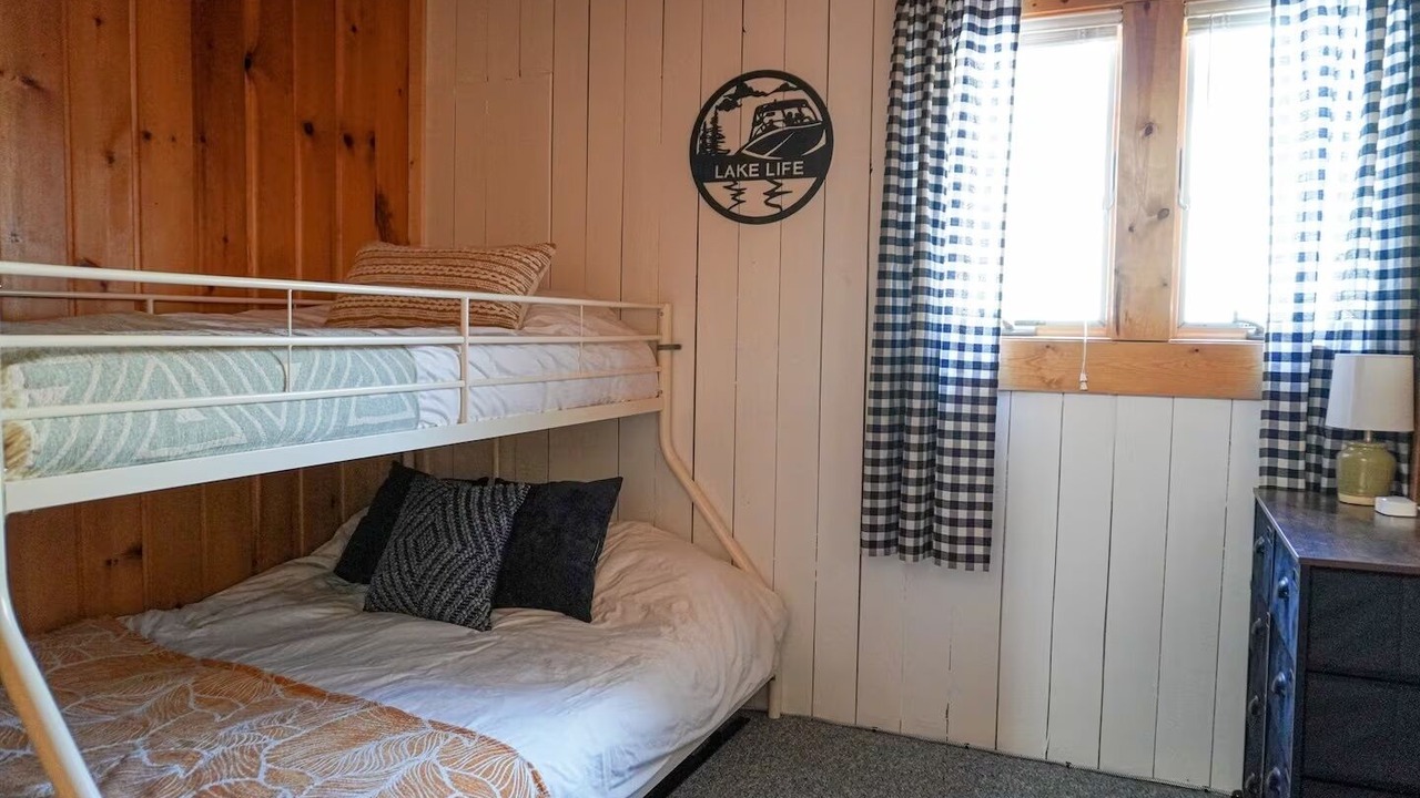 Photo of Bedroom in Onaway