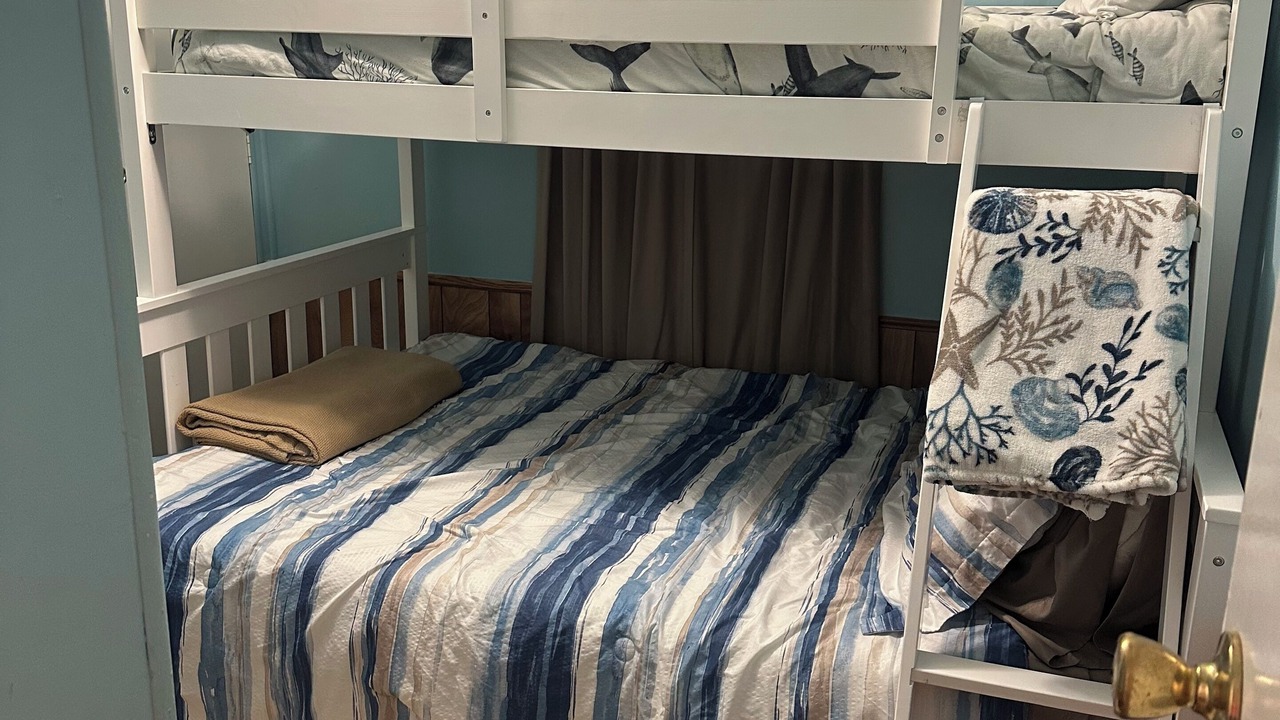 Photo of Bedroom in Cedar Point