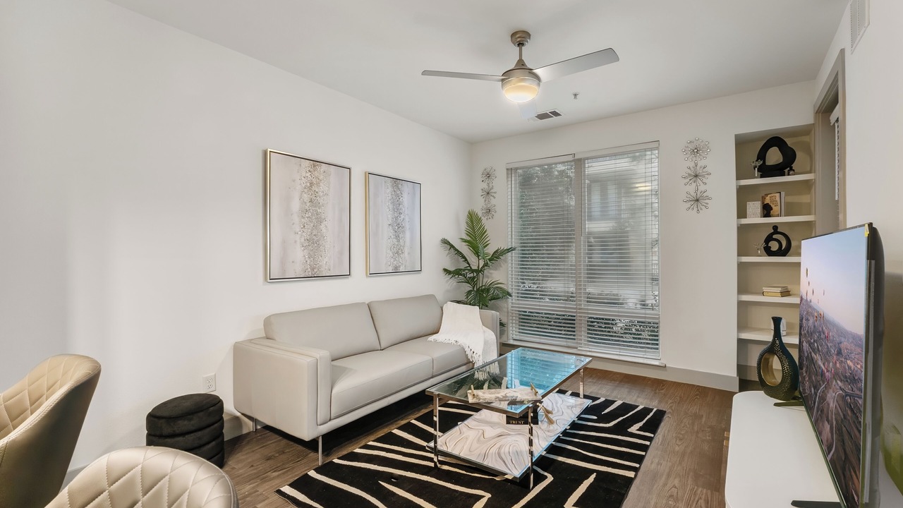Photo of Livingroom in Addison