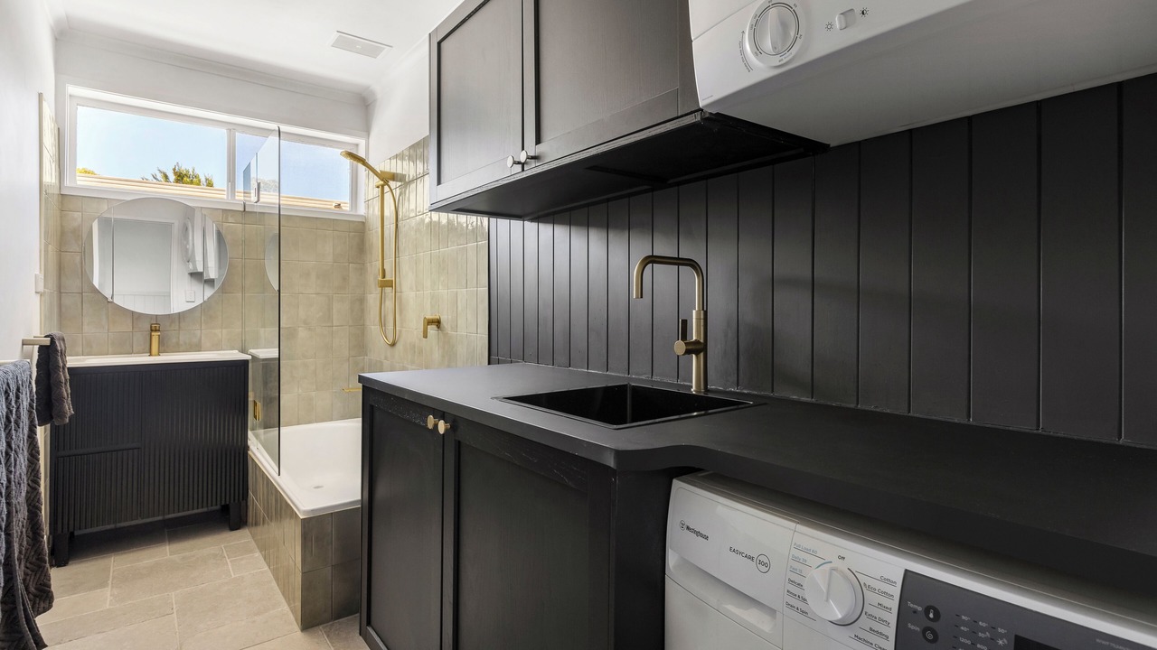 Photo of Others in Elwood