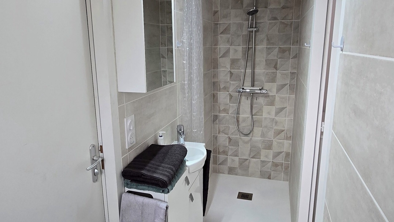 Photo of Bathroom in Curzon