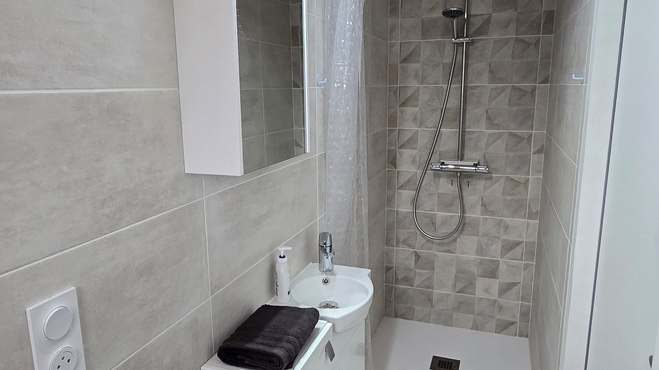 Photo of Bathroom in Curzon