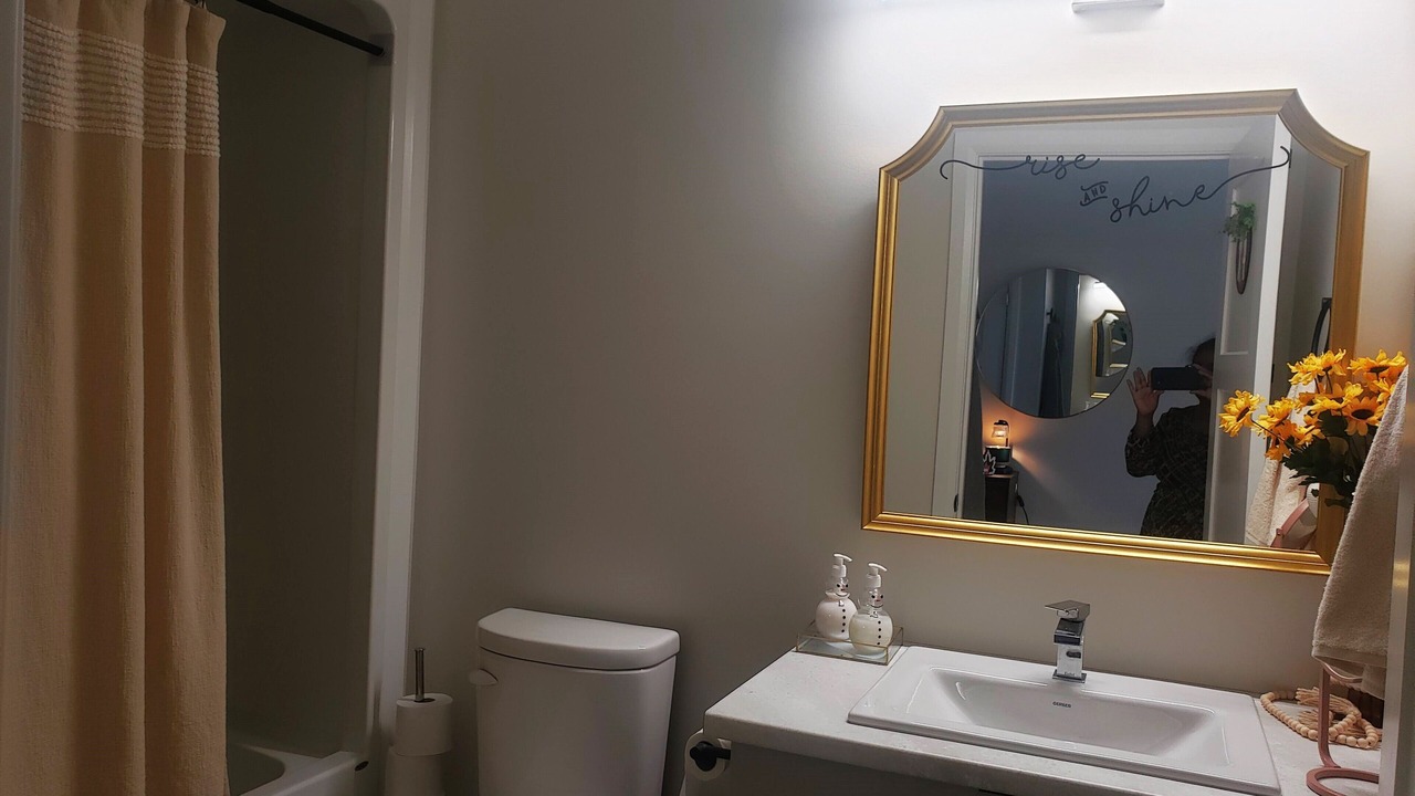 Photo of Bathroom in Niagara Falls