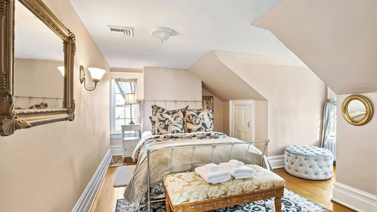 Photo of Bedroom in Middleburg