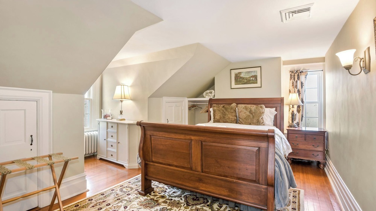 Photo of Bedroom in Middleburg