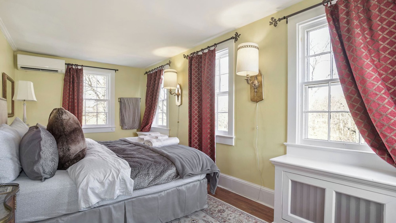 Photo of Bedroom in Middleburg