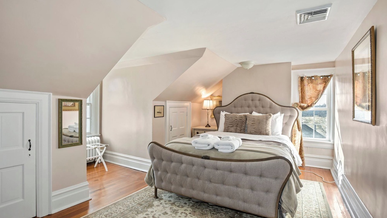 Photo of Bedroom in Middleburg