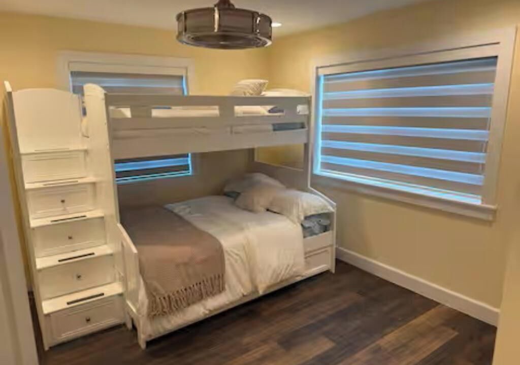 Photo of Bedroom in Beverly Beach