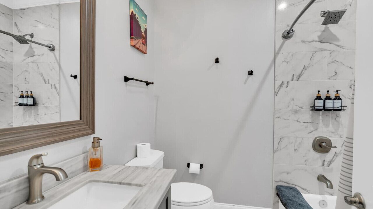Photo of Bathroom in Tulane - Gravier