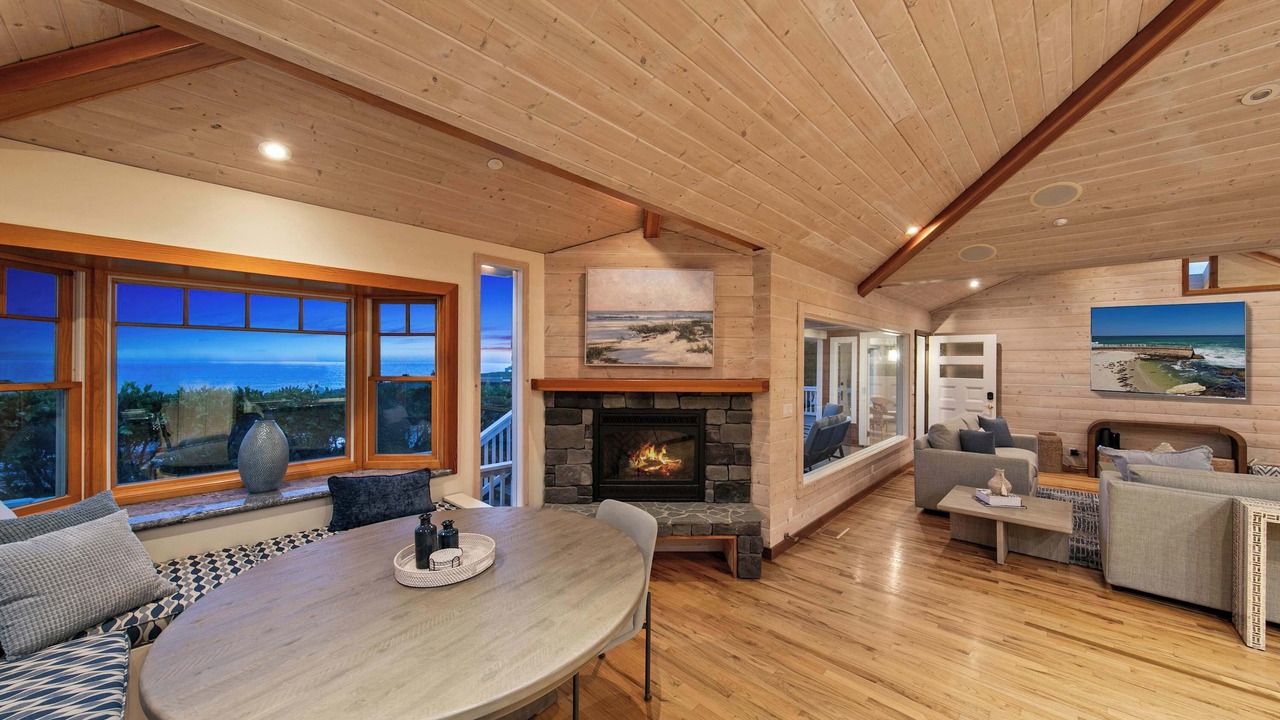 Photo of Livingroom in North Pacific Beach