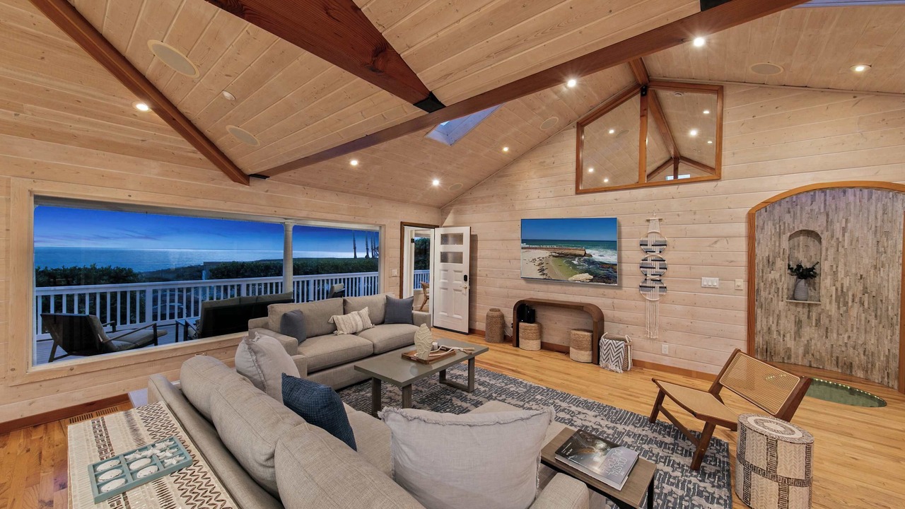 Photo of Livingroom in North Pacific Beach