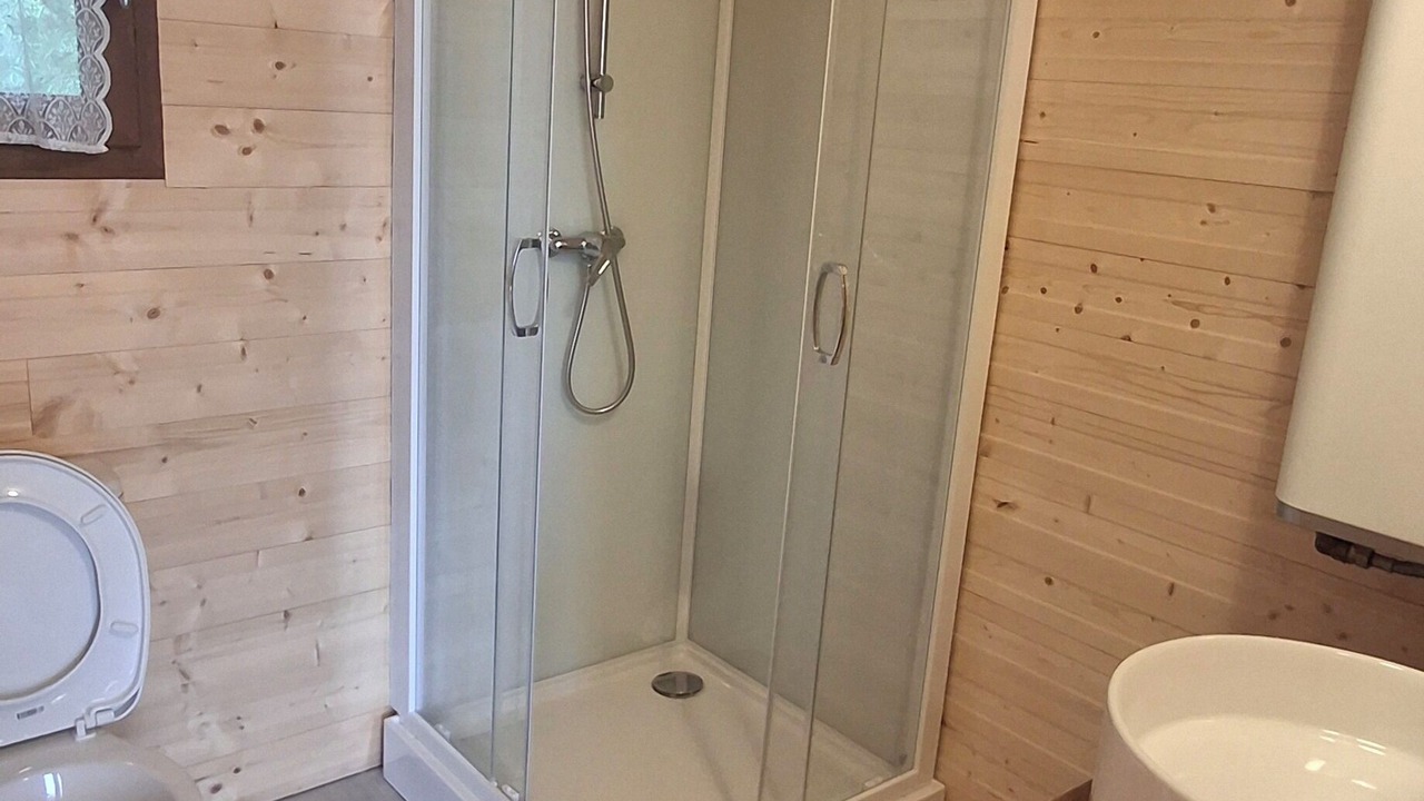 Photo of Bathroom in Saint-Gilles-du-Mene